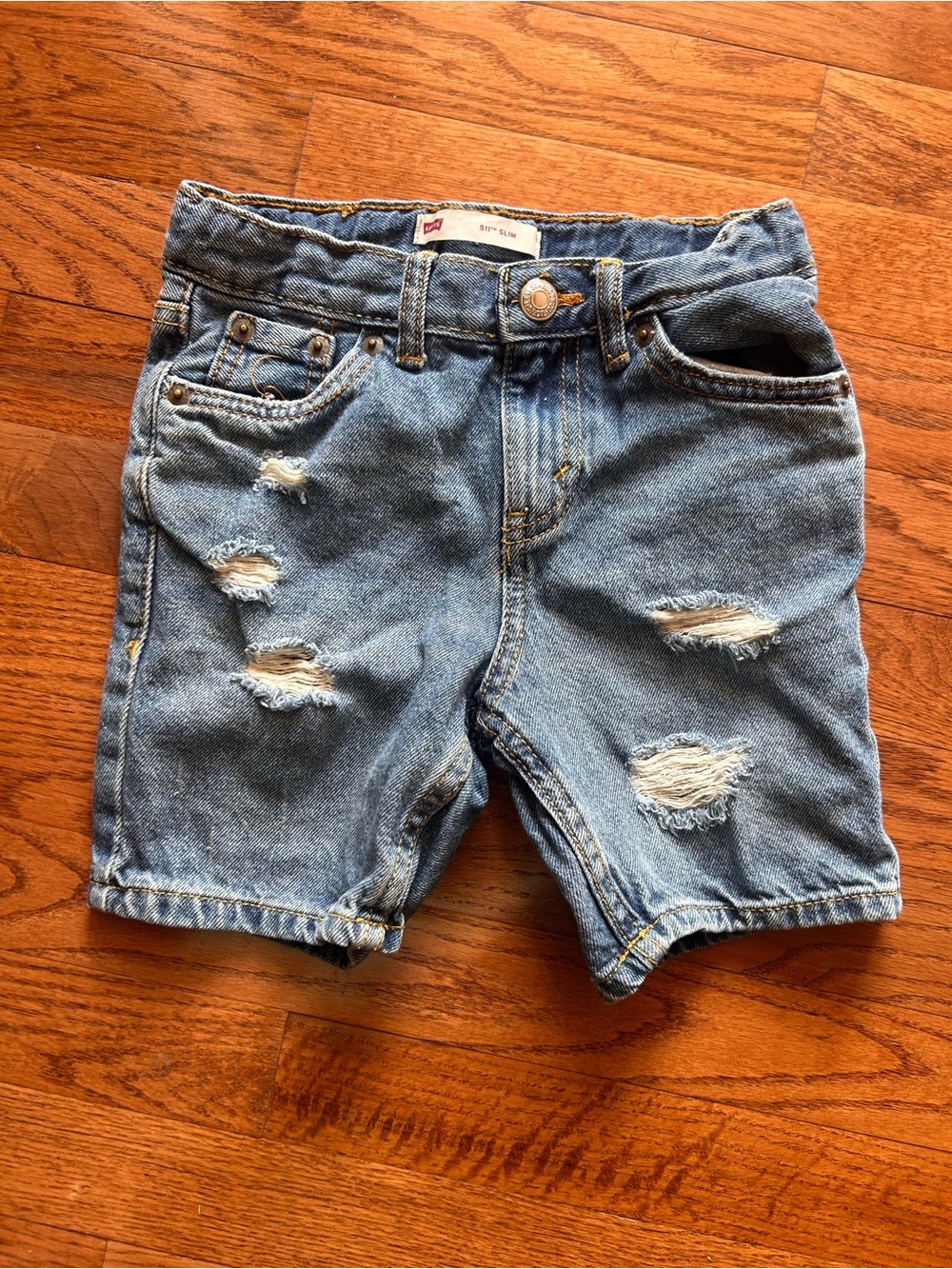 Levi's 511 Distressed Slim Shorts 4/5